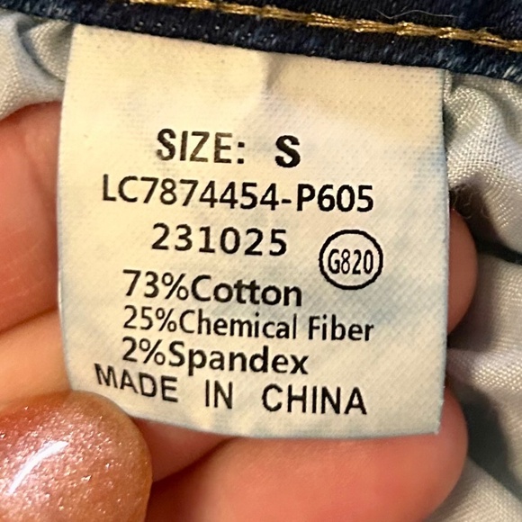 LUVAMI Women’s Denim Capris, LIKE NEW, Size Small - Picture 6 of 7